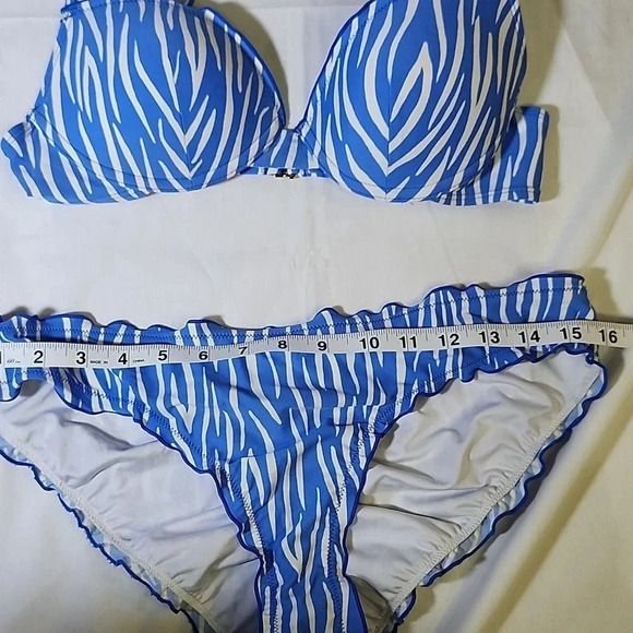 BCBG Paris Blue Ruffle Underwire Bikini Swimsuit Small Medium - Picture 9 of 10